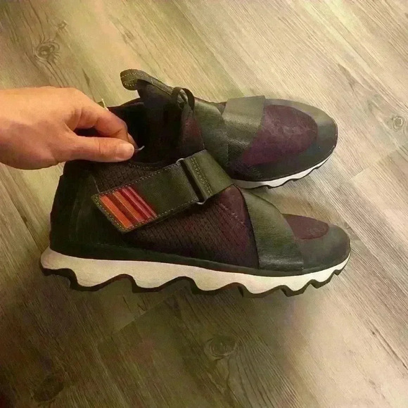 Sorel Kinetic High Top Sneaker in Plum Purple 10.5 - Picture 6 of 12